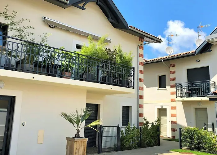 7 Maison Mitoyenne Moderne Quartier Aiguillon *