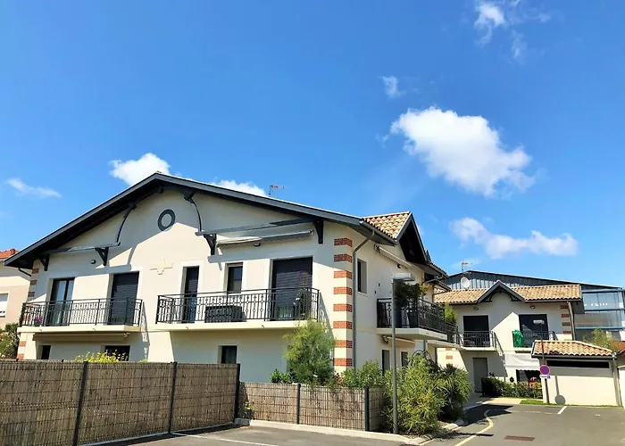 Villa 7 Maison Mitoyenne Moderne Quartier Aiguillon